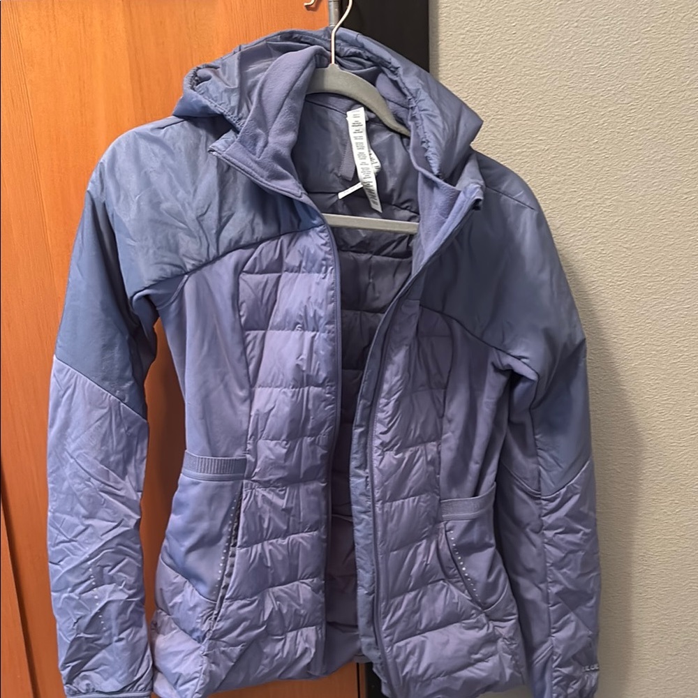 lululemon athletica Purple Puffer Jacket with Hood and Fitted Silhouette